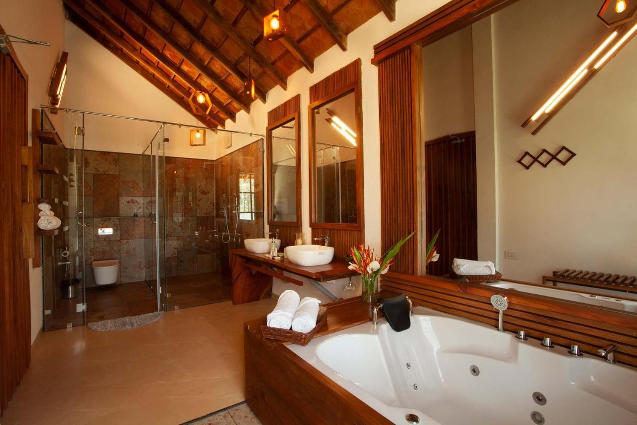 Stayvista At Cedar - Strelitzia 2Bhk With Breakfast And Jacuzzi Chikmagalūr Kültér fotó